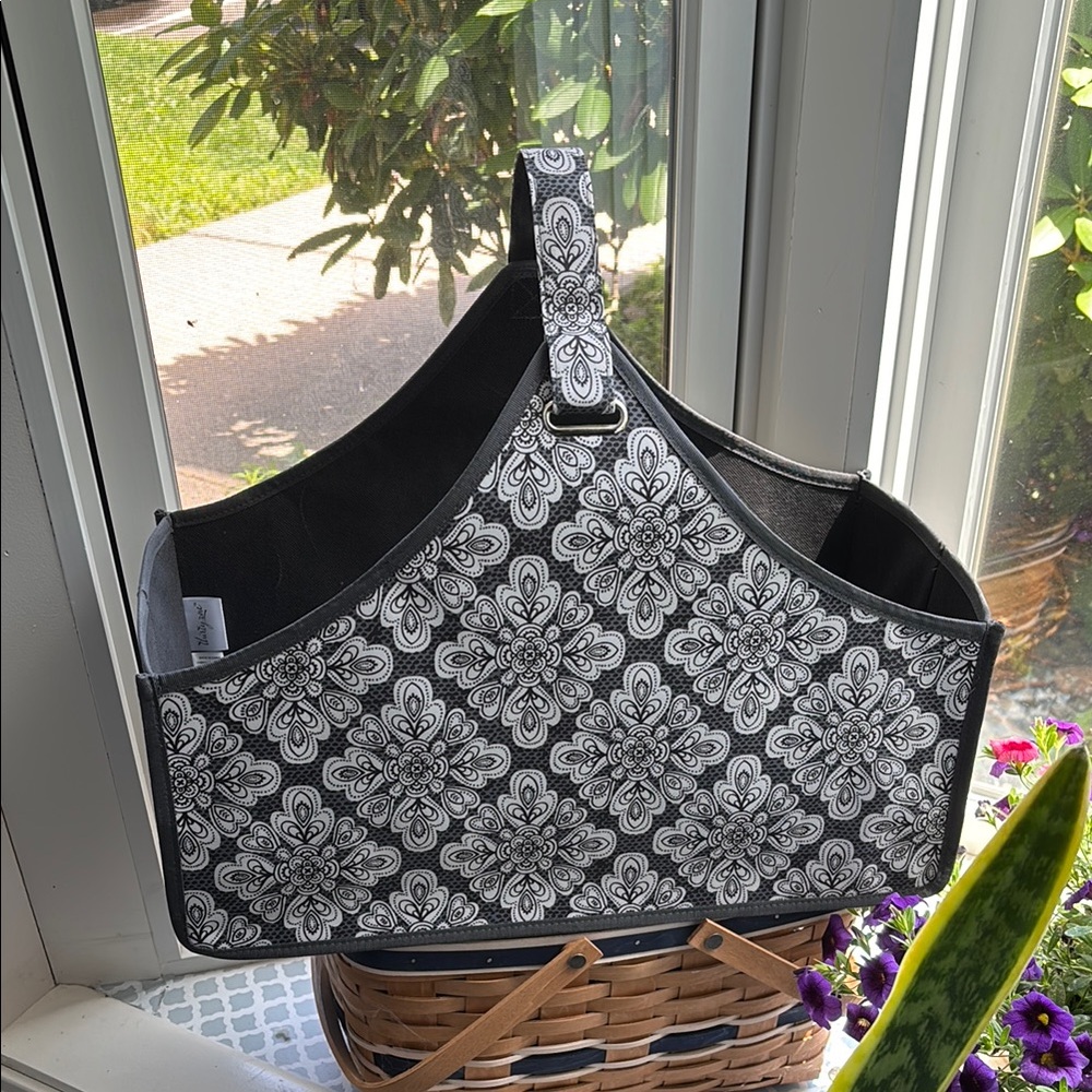 Thirty-One Catch All Bin in Playful Pinwheel